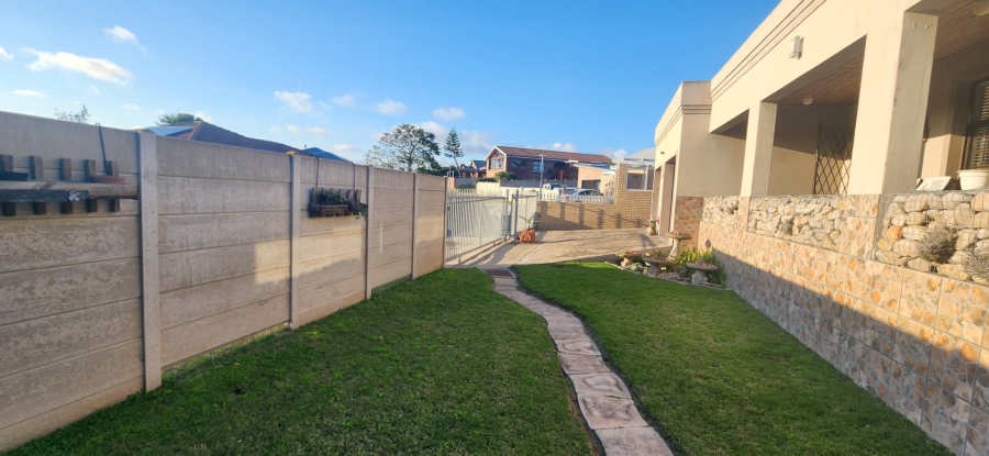 3 Bedroom Property for Sale in Reebok Western Cape